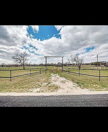 4th image of 8258 County Road 2580