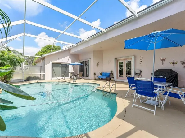 800 Clearbrook Park Cir, Delray Beach, FL 33445