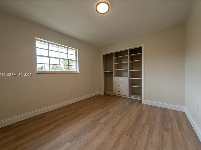 370 Flagami Blvd — Photo 24