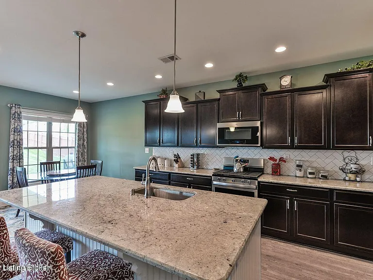 1917 Carabiner Way — Photo 18
