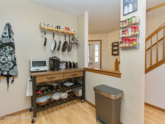 4th image of 1866 Grove Ave #1866