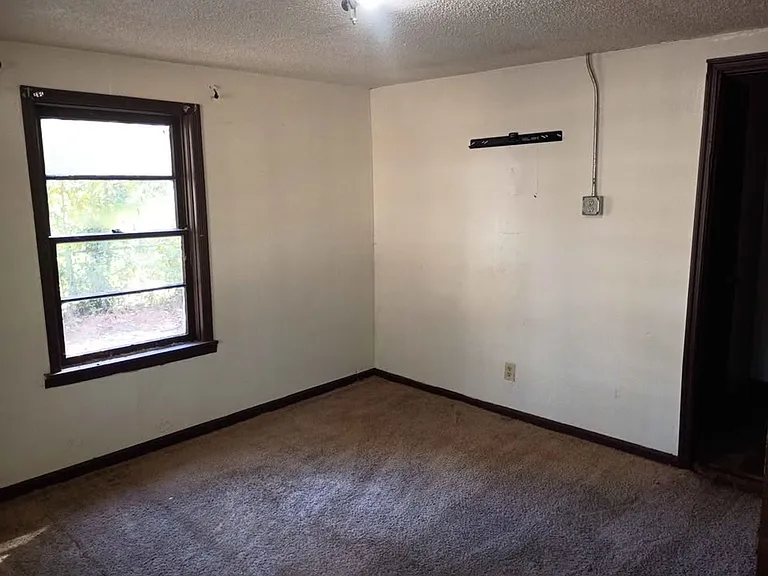 304 Wells Ave — Photo 5