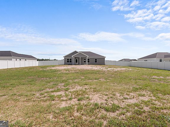 4th image of 204 Aunt Bee Blvd