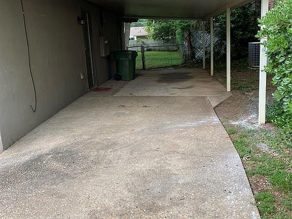 2nd image of 418 Bowling Green Dr