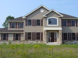 223 Dryden Rd, Stroudsburg, PA 18360