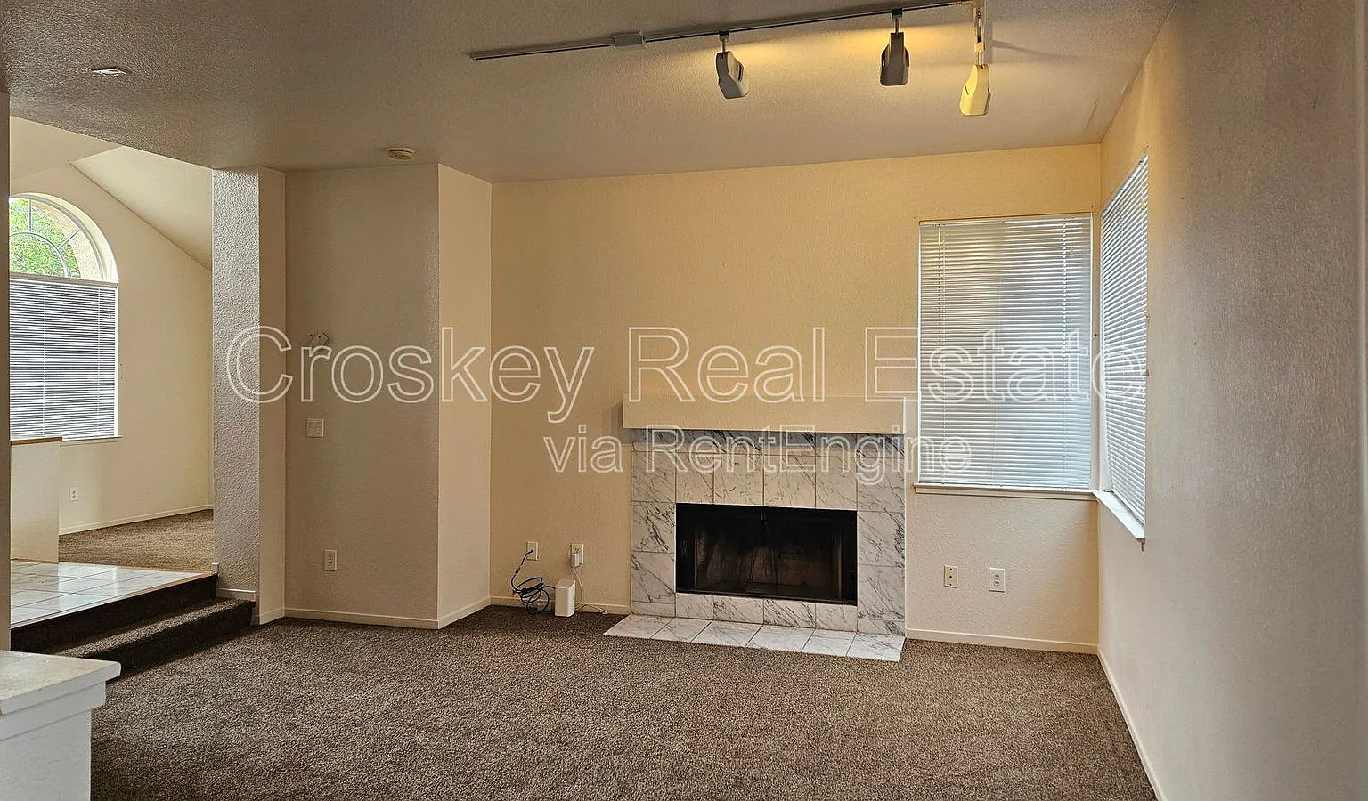 4 bed, 2.5 bath, 1799 sqft, $3,700 — Photo 4