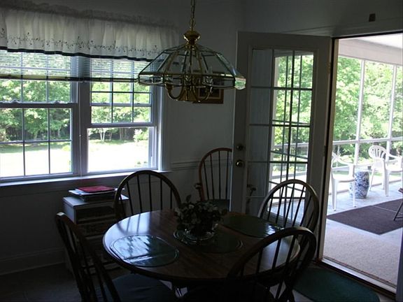 Breakfast area to porch