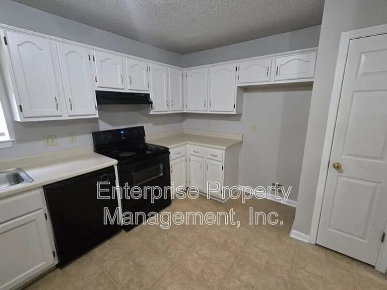 4444 Longtree Cv — Photo 8
