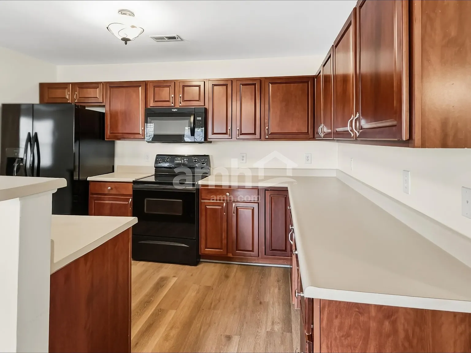 4 bed, 2.5 bath, 2546 sqft, $2,500 — Photo 4