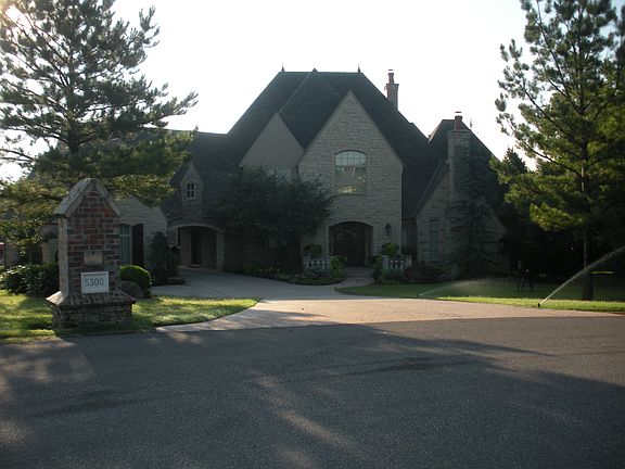 2nd image of 5300 NE 131st Ct