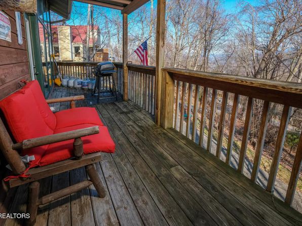 1580 Zermatt Dr, Gatlinburg, TN 37738