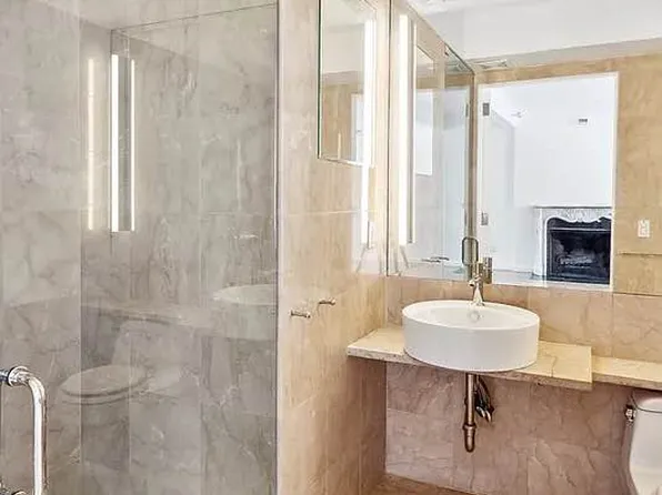 80 Franklin Street image 22 of 24