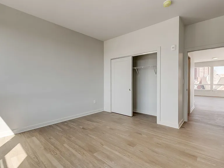 115 W Hamburg — Photo 83