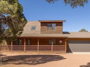 2806 Skyhawk Dr, Overgaard, AZ 85933