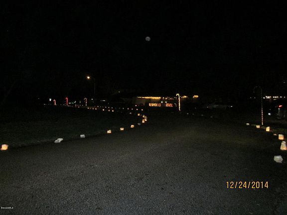 3rd image of 865 Lakewood Cir