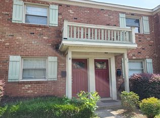 1207 Green Oaks Ln APT D, Charlotte, NC 28205