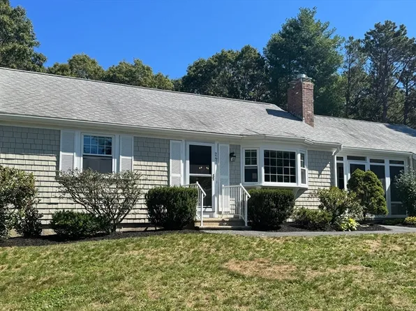 247 Great Pines Dr, Mashpee, MA 02649