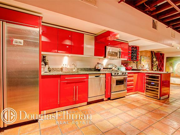 5th image of 554 Broome St Fl 1