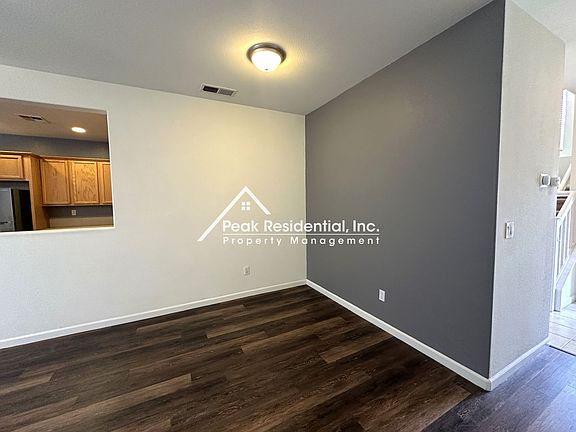 5th image of 2545 Huckleberry Cir