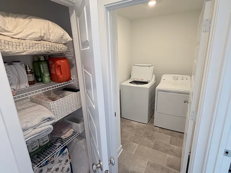2137 Egbert Rd — Photo 27