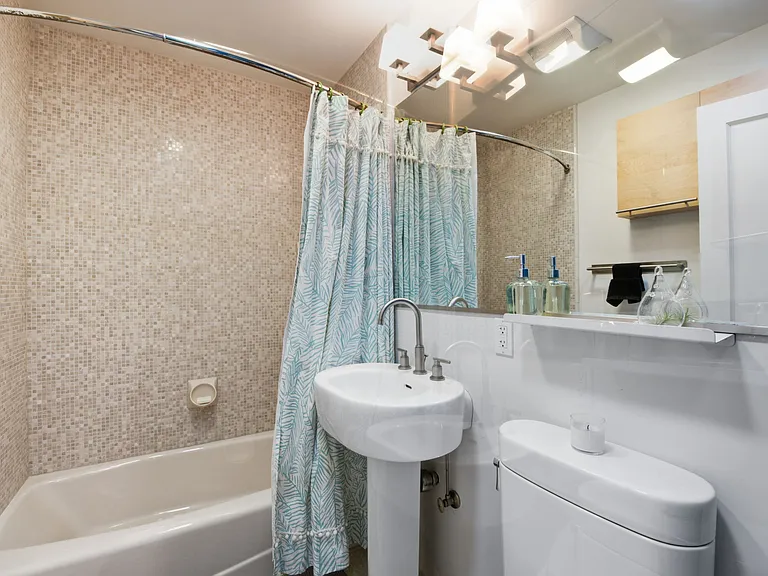 796 Crespi Dr — Photo 28