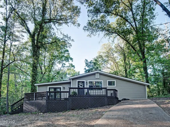 102 Hickory Holw, Florence, MS 39073