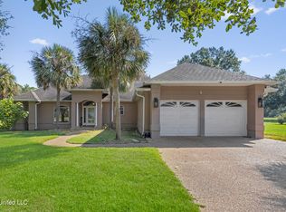 416 Inverness Ct, Ocean Springs, MS 39564
