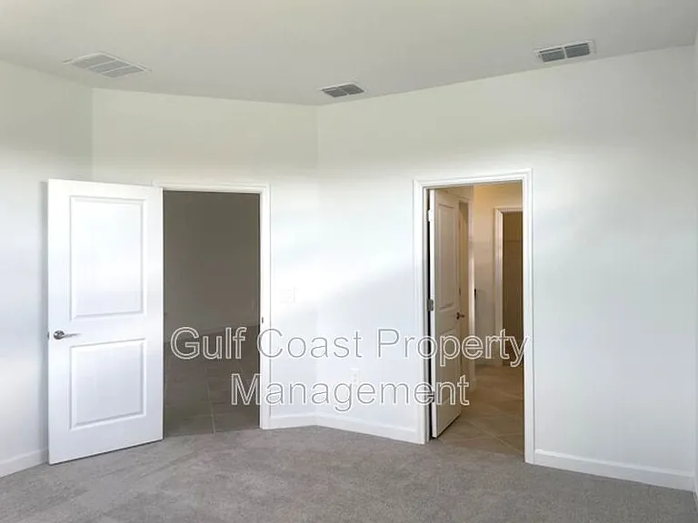 5316 Crystal Harbor Cv — Photo 11