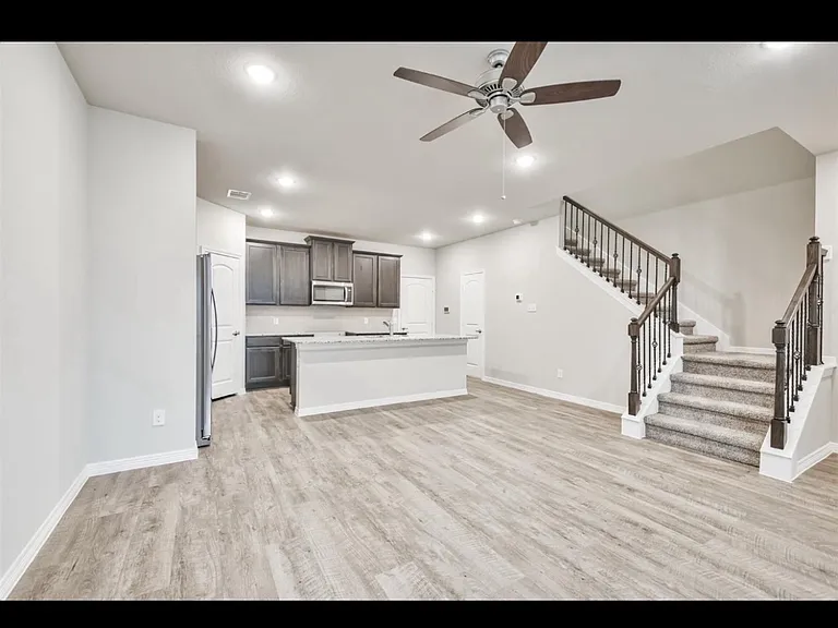 1223 Goliad Dr — Photo 7