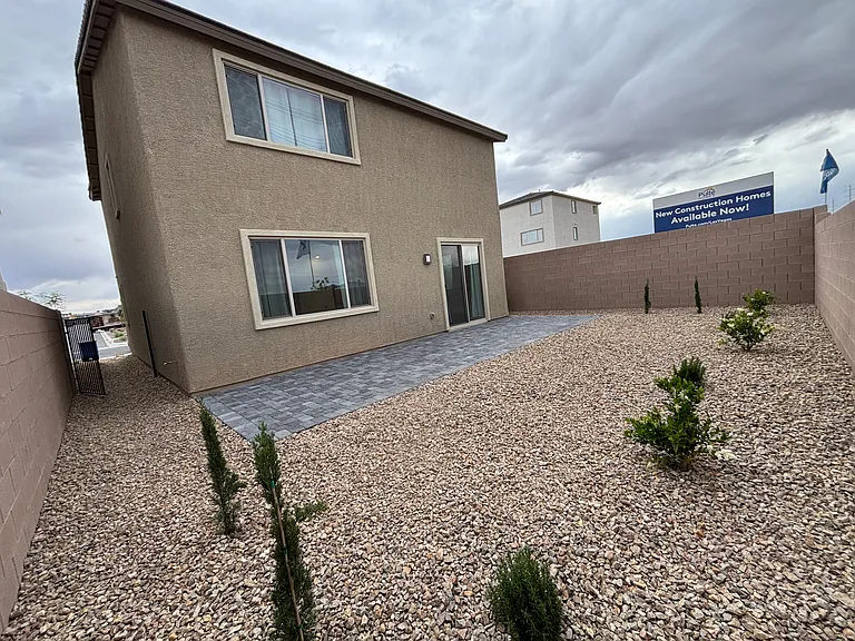 W Quail Ave — Photo 35