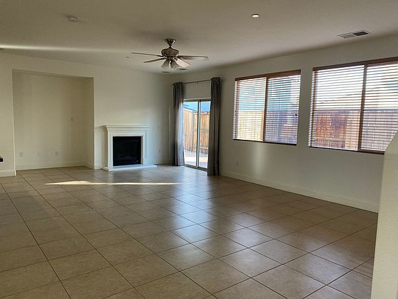 3rd image of 490 S Sand Crane Cir