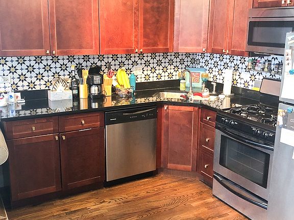 2nd image of 2102 N Hoyne Ave APT 1F
