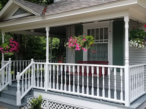 2nd image of 15405 Barry St