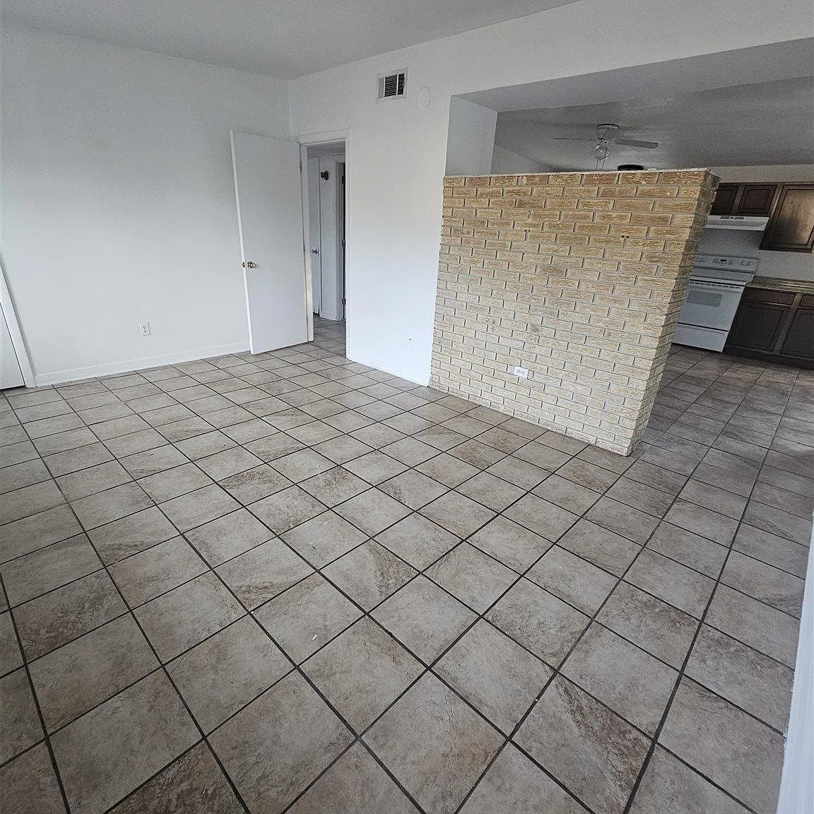 3 bed, 1283 sqft, $1,500 — Photo 3