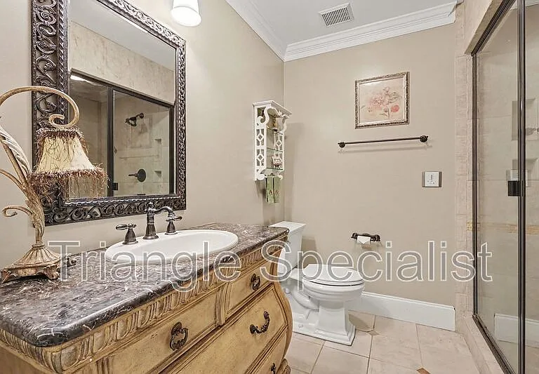 6121 Carlyle Dr — Photo 25