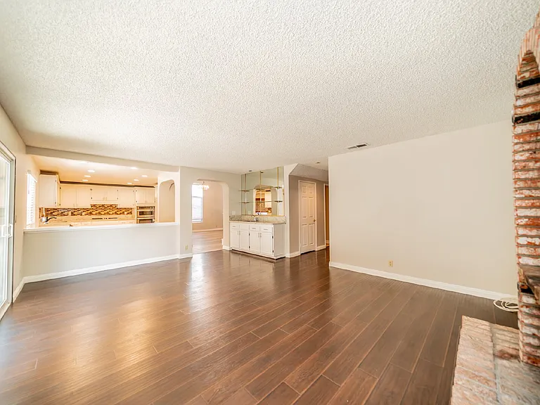 1229 Hibiscus St — Photo 9
