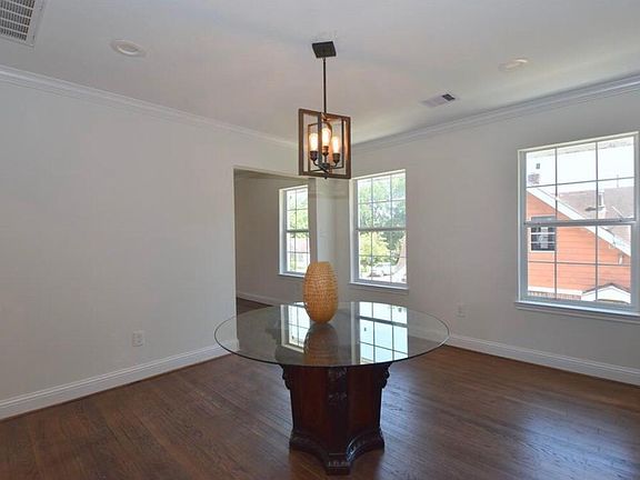 3rd image of 3014 Wentworth St #B2