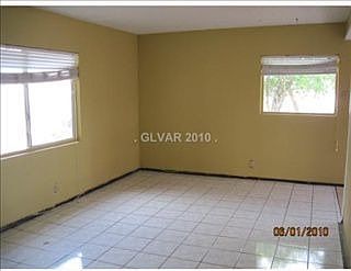 4th image of 2400 E Oakey Blvd