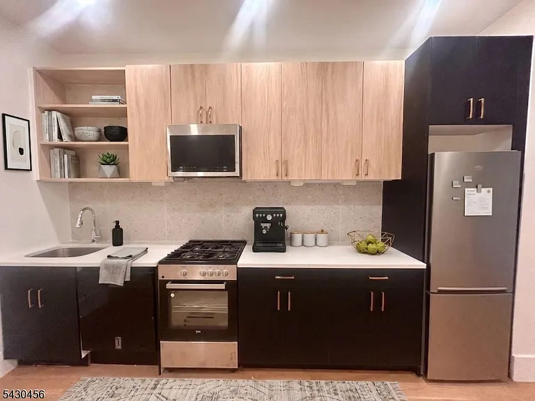 50 Grace St #2R — Photo 5