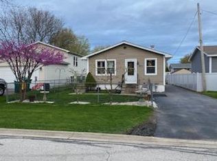 1307 Ridgeway Ave, Round Lake Beach, IL 60073