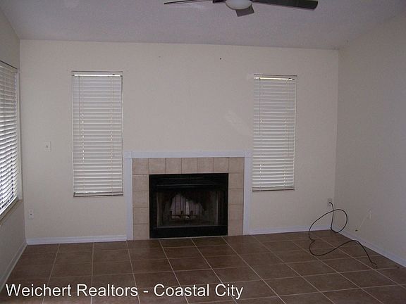 3rd image of 2152 Sea Hawk Dr