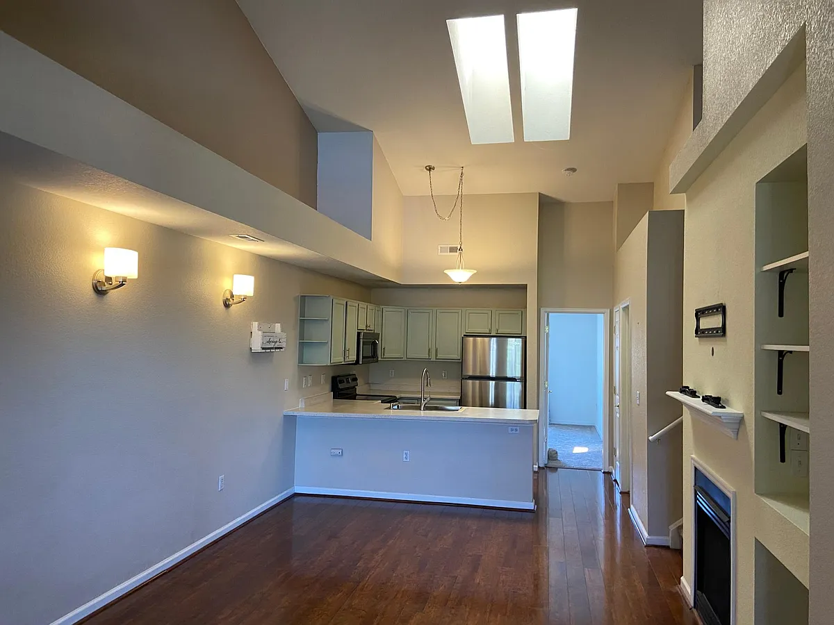 Building Photo - 2920 W Centennial Dr #F