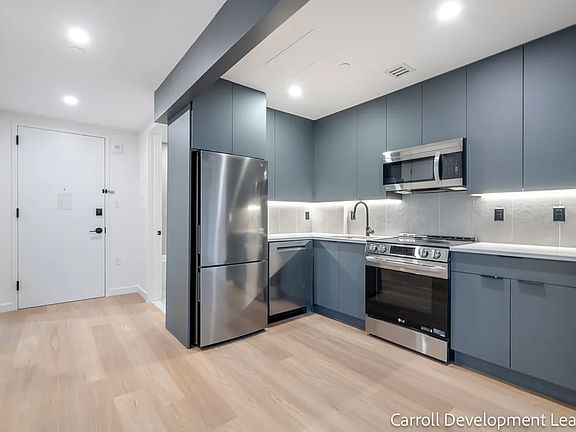 2nd image of 931 Carroll St #C813