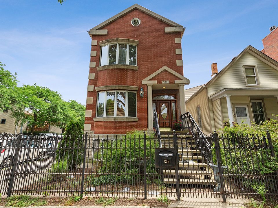 1st image of 1301 W Wellington Ave