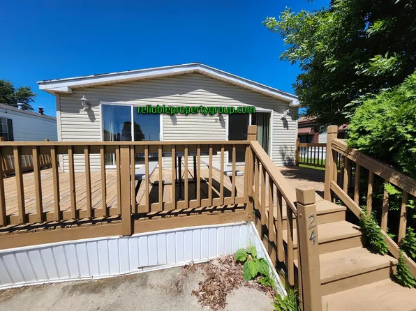 24 Holiday Park, Churubusco, IN 46723