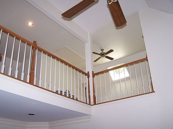 Loft Overlook w/ Sky Lights