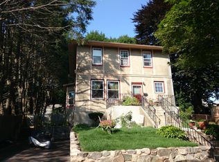 7 Goethe St, West Roxbury, MA 02132