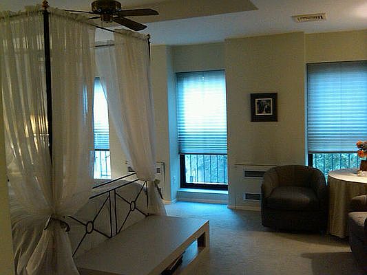 5th image of 311 E 51st St #311A