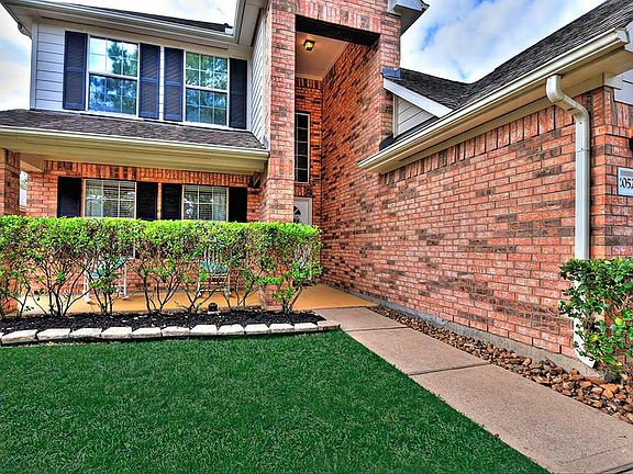 2nd image of 20523 Newfalls Ct
