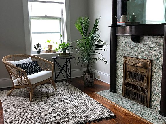 5th image of 4154 Botanical Ave